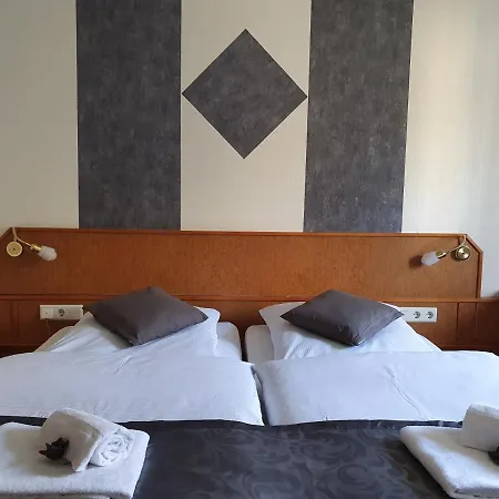 Waldhotel 3*